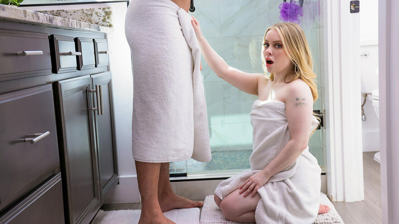 Stepsisters New Dick Muzzle - S39:E1