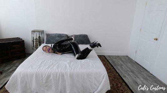 The Sub Dom: Cali Logan Finds Herself In A Catsuit Bondage Predicament (HD)