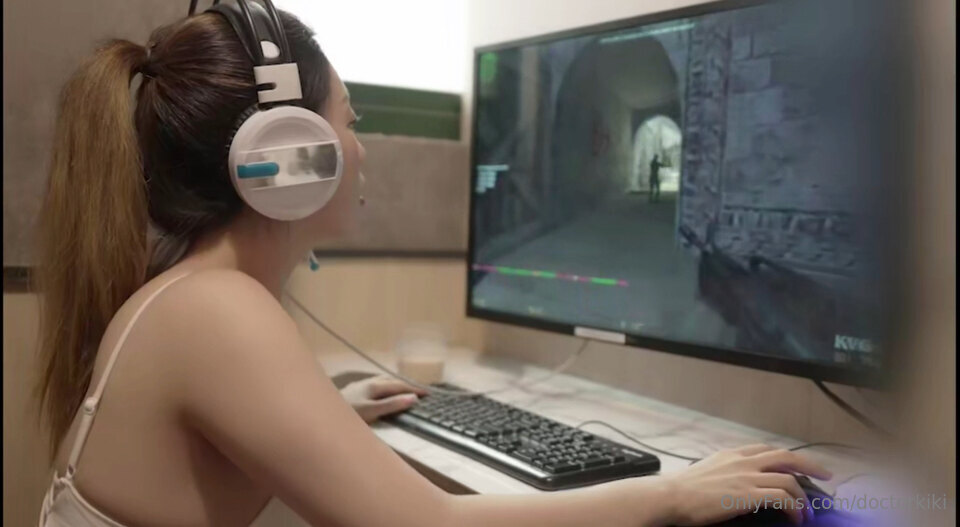 A Pro Esports Player Hooking Up With A Fan